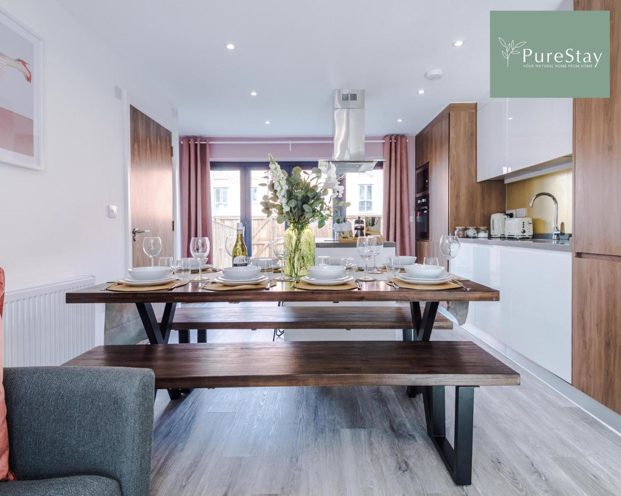 Stunning Five Bedroom Manchester House With Free Parking By Purestay Short Lets & Serviced Accommodation Exterior foto
